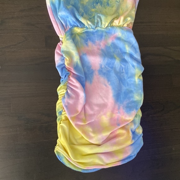VICI- tie dye ruched dress. Size M - Picture 5 of 8